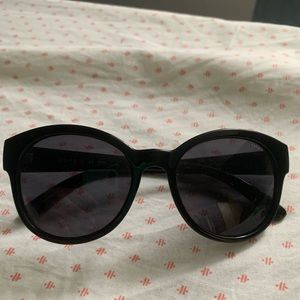Trendy sunglasses 🕶